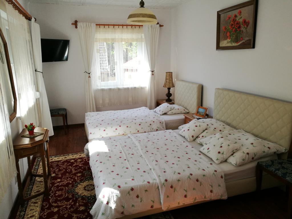 Gosciniec Grek Zorba - Pokoje I Domki 4 Osobowe - 16Km Od Zator Energylandia Inwałd Exterior foto